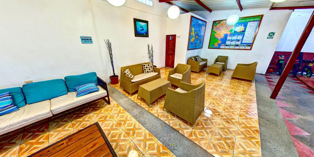 Hostal Espana Puerto Ayora  Εξωτερικό φωτογραφία