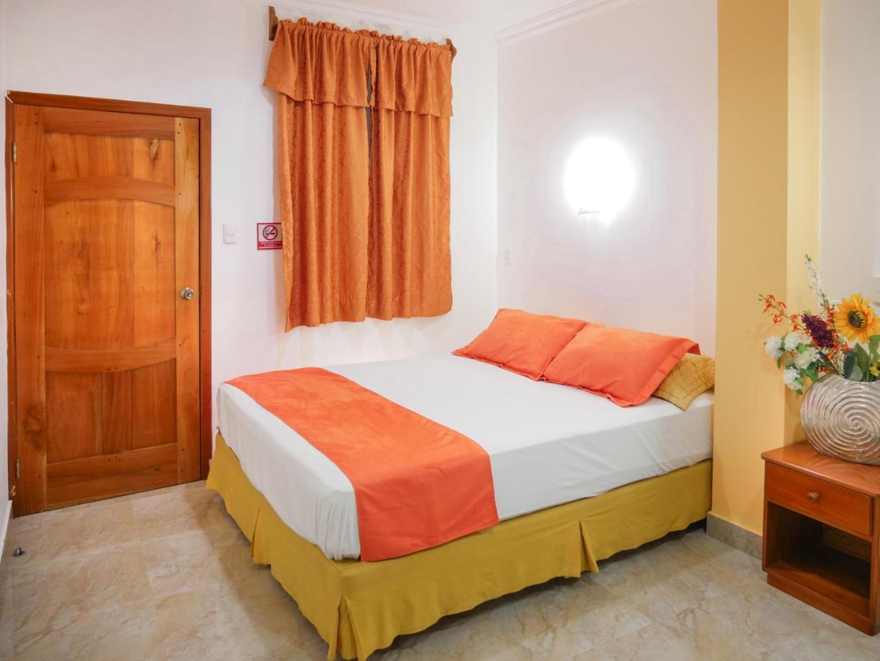 Hostal Espana Puerto Ayora  Εξωτερικό φωτογραφία